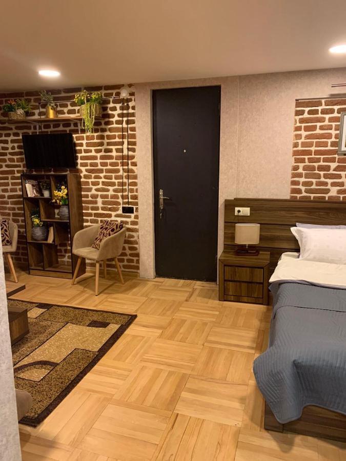 12 Maksim Gorki Street Daire Tiflis Dış mekan fotoğraf