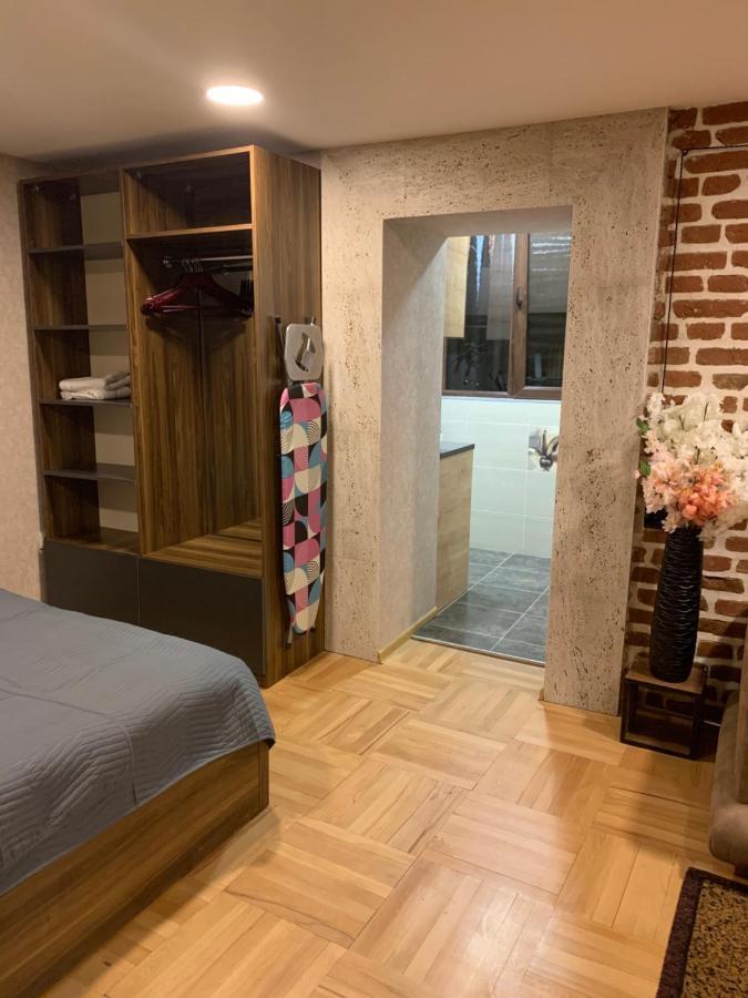 12 Maksim Gorki Street Daire Tiflis Dış mekan fotoğraf